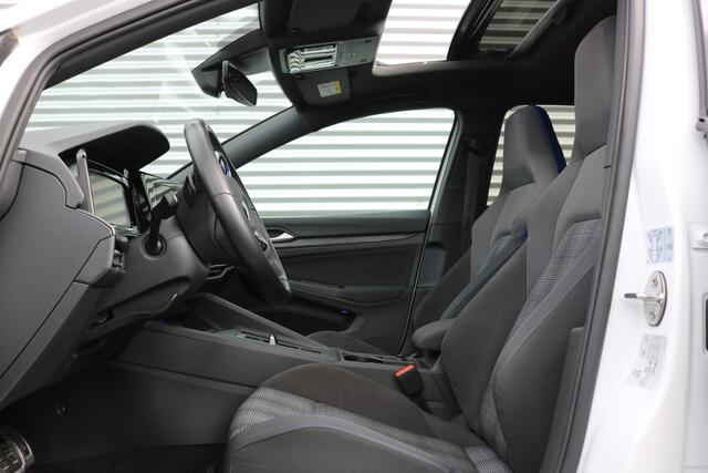 Volkswagen GOLF 1.4 eHybrid GTE (Panoramadak Sportinterieur Carplay ACC HeadUp Camera IQ-Light 19InchLMV PrivacyGlass)