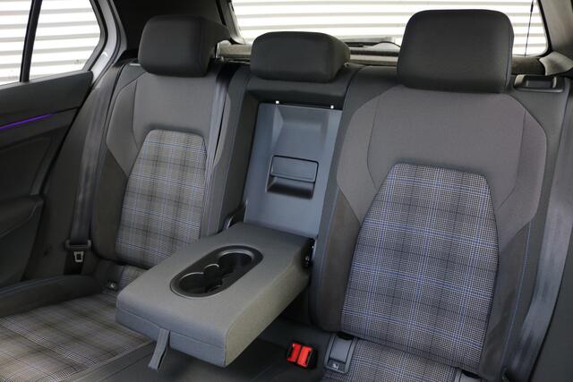 Volkswagen GOLF 1.4 eHybrid GTE (Panoramadak Sportinterieur Carplay ACC HeadUp Camera IQ-Light 19InchLMV PrivacyGlass)