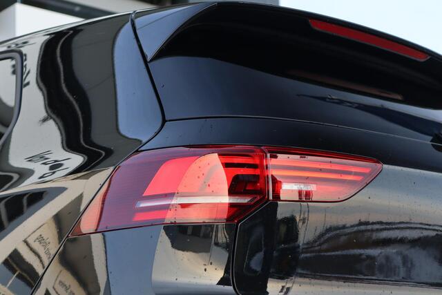 Volkswagen GOLF 1.5 204 pk DSG eHybrid Life Edition | Navigatie | Standkachel | Camera | LED | Climatronic | App Connect | 17'' LM | All season Fabrieksgarantie tot 31-01-2029 of 100.000km | Nieuwprijs rijklaar ¤ 41.115,-