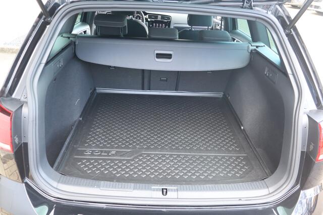 Volkswagen GOLF Variant 1.5 TSI Highline Business R NL-Auto!! Led verlichting I Apple Car-play