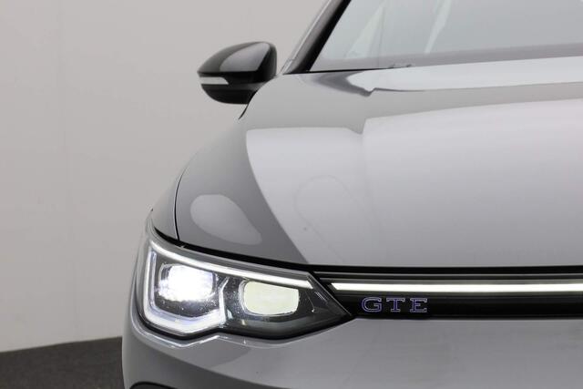 Volkswagen GOLF 1.4 245 pk DSG eHybrid GTE | Adaptief onderstel | IQ Light | Stuur-/stoelverwarming | Navigatie | Parkeersensoren voor/achter
