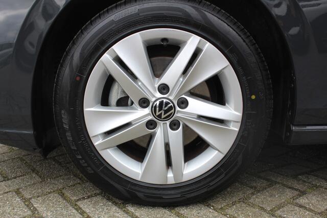 Volkswagen GOLF 1.5 TSI Airco l Cruise control l Parkeercamera l LED dagrijverlichting l AppleCarPlayAndroidAuto
