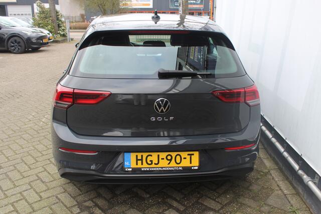 Volkswagen GOLF 1.5 TSI Airco l Cruise control l Parkeercamera l LED dagrijverlichting l AppleCarPlayAndroidAuto