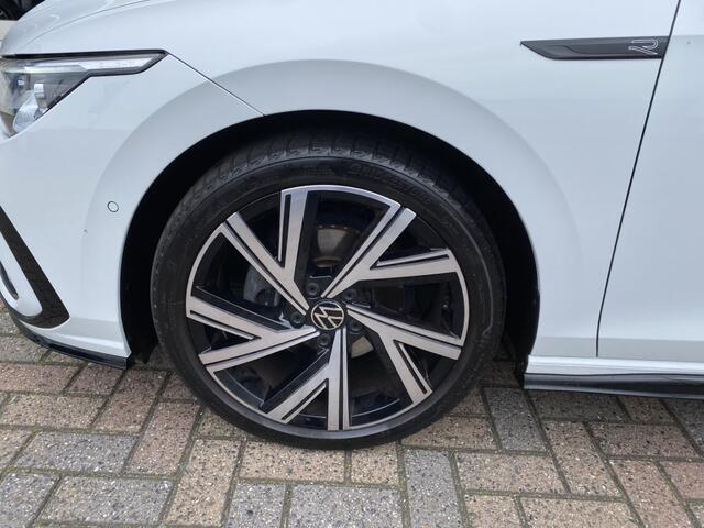 Volkswagen GOLF Variant 1.5 TSI R-Line / Panoramadak / 18" LMV / IQ LED