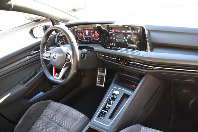 Volkswagen GOLF 2.0 TSI GTI 2022 28.000KM dealer onderhouden in nette staat vol opties