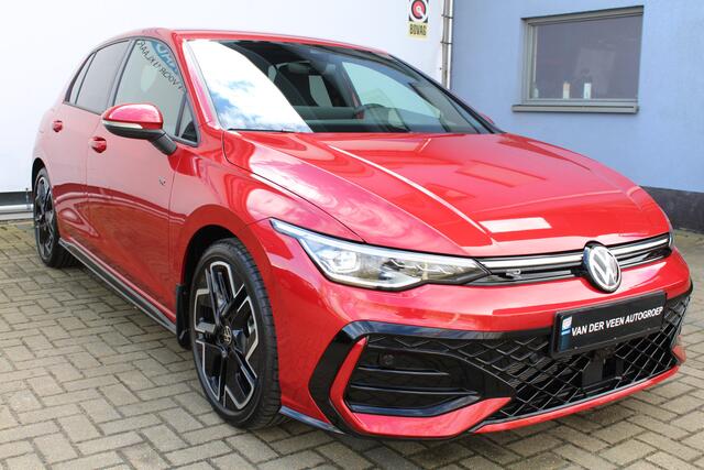 Volkswagen GOLF 1.5 eTSI R-Line Edition 150pk | Achteruitrijcamera | Adaptive cruise controle | Stoel/stuur verwarming | Keyless entry/start | Parkeersensoren V+A | Apple CarPlay/Android Auto | Digital cockpit | DAB | LED koplampen | Sfeerverlichting | Schakelmogelijkhei