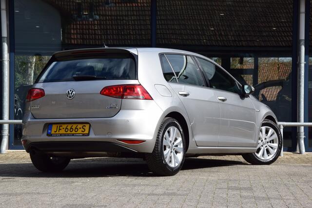 Volkswagen GOLF 1.0 TSI Business Edition Connected DSG Automaat | Org. NL | BOVAG Garantie | Achteruitrijcamera | Navigatie | Cruise&Climate Control | All Season Banden | 16'' Velgen |