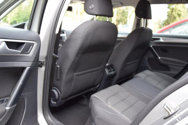 Volkswagen GOLF 1.0 TSI Business Edition Connected DSG Automaat | Org. NL | BOVAG Garantie | Achteruitrijcamera | Navigatie | Cruise&Climate Control | All Season Banden | 16'' Velgen |