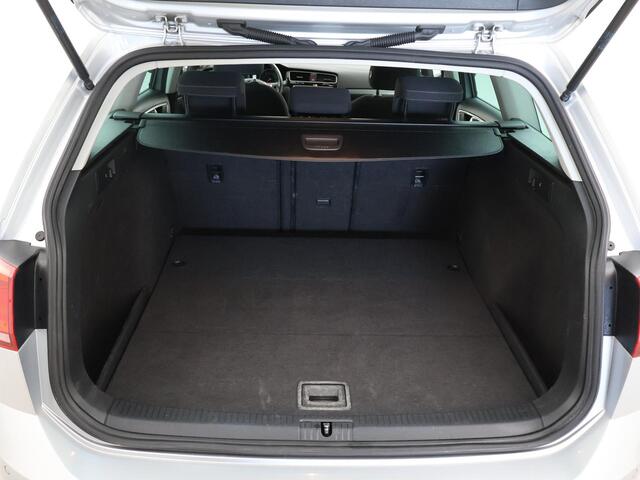 Volkswagen GOLF Variant 1.6 TDI 110 PK ALLSTAR *BTW* + TREKHAAK / NAVIGATIE / LMV
