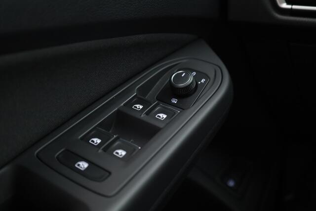 Volkswagen GOLF 1.4 eHybrid GTE | Navi | Mistlampen | Apple CarPlay | Stoel- Stuurverw. | IQ. Light |