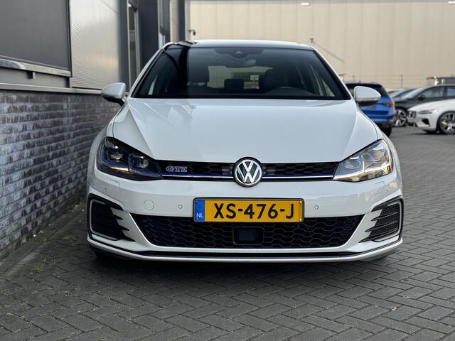 Volkswagen GOLF GTE 1.4 TSI PHEV | Pano | Leder | Stoelverw.