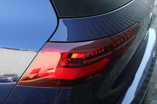 Volkswagen GOLF 2.0 TSI GTI PANO HARMAN KARDON HUD IQLIGHT