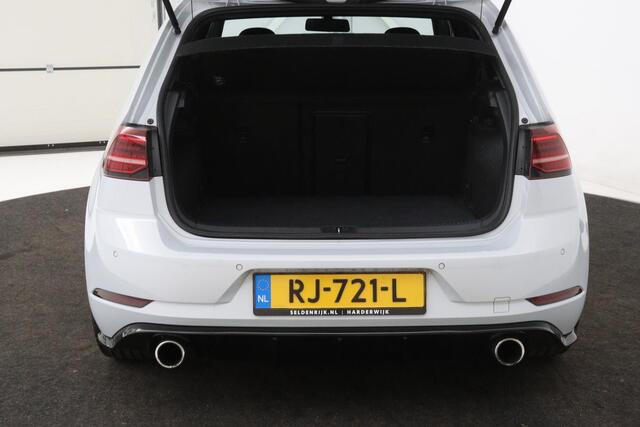 Volkswagen GOLF 2.0 TSI GTI | Stoelverwarming | Adaptive cruise | Full LED | Carplay | Navigatie | 19'' | Sportstoelen | PDC | Bluetooth