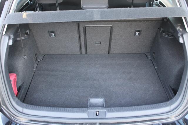 Volkswagen GOLF 1.5 TSI Highline | Virtual | Org. NL | ACC |