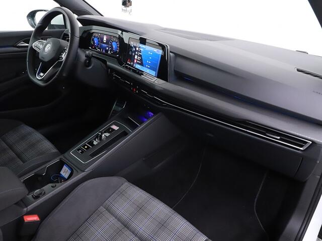 Volkswagen GOLF 1.4 eHybrid GTE | Pano | IQ Light | ACC | Winterpakket | Camera | PDC | Clima 12-2021 48.931 KM