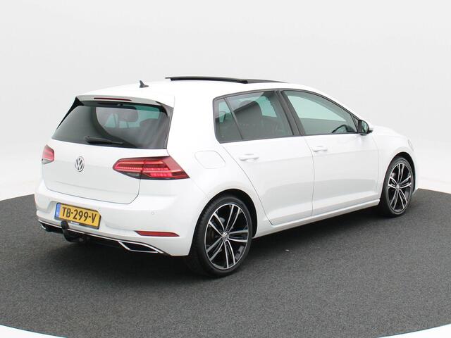 Volkswagen GOLF 1.5 TSi 130 Pk Highline | Full LED | Panoramadak | Trekhaak | 18 Inch | Adaptive Cruise | Camera | 90.215 Km!!
