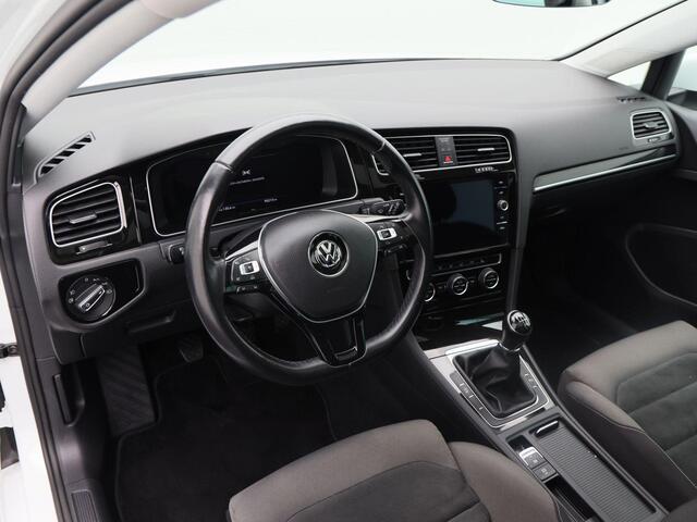 Volkswagen GOLF 1.5 TSi 130 Pk Highline | Full LED | Panoramadak | Trekhaak | 18 Inch | Adaptive Cruise | Camera | 90.215 Km!!