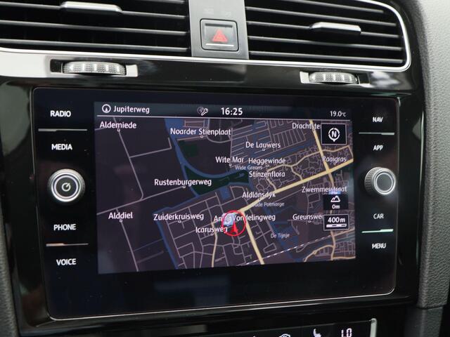 Volkswagen GOLF 1.5 TSi 130 Pk Highline | Full LED | Panoramadak | Trekhaak | 18 Inch | Adaptive Cruise | Camera | 90.215 Km!!