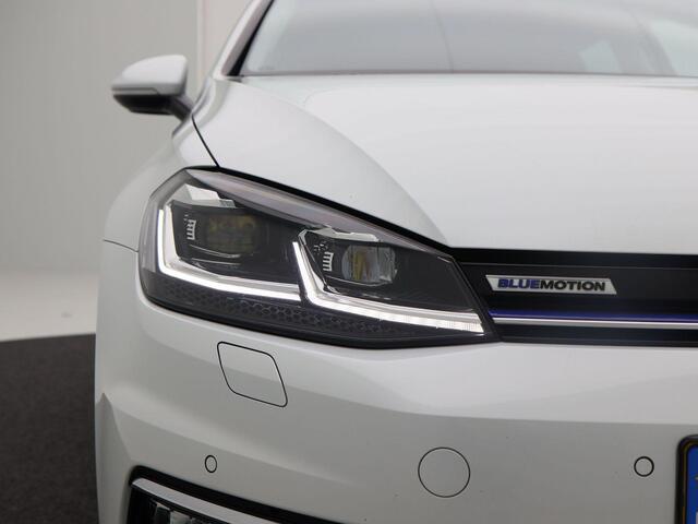 Volkswagen GOLF 1.5 TSi 130 Pk Highline | Full LED | Panoramadak | Trekhaak | 18 Inch | Adaptive Cruise | Camera | 90.215 Km!!