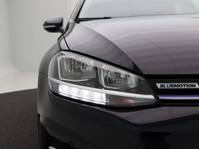 Volkswagen GOLF Variant 1.5 TSi 130 Pk Automaat Highline | Navigatie | Trekhaak | 17 Inch | Virtual Dashboard | Adaptive Cruise | 120.960 Km!!