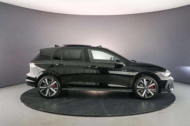 Volkswagen GOLF GTE 1.5 TSI eHybrid 272pk DSG Automaat Black style, Panoramadak, Head up display, 360 camera, Adaptive cruise control, LED matrix koplampen, Achteruitrijcamera