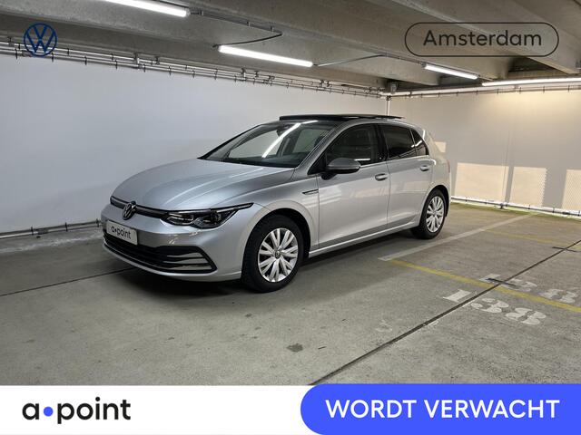 Volkswagen GOLF 1.5 eTSI Style 130 pk Automaat (DSG) | Navigatie | Panoramadak | Trekhaak | Parkeersensoren | Achteruitrijcamera | Adaptieve cruise control | Stoelverwarming |