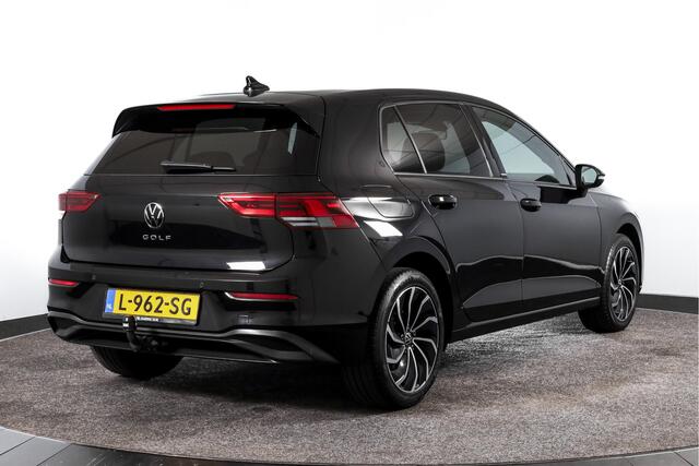 Volkswagen GOLF 1.0 TSI 110 PK United | Dig. Cockpit | Adapt. Connect | Stoel-+Stuurverw. | PDC | Camera | NAV + App. Connect | ECC | Trekhaak | LM 17" |