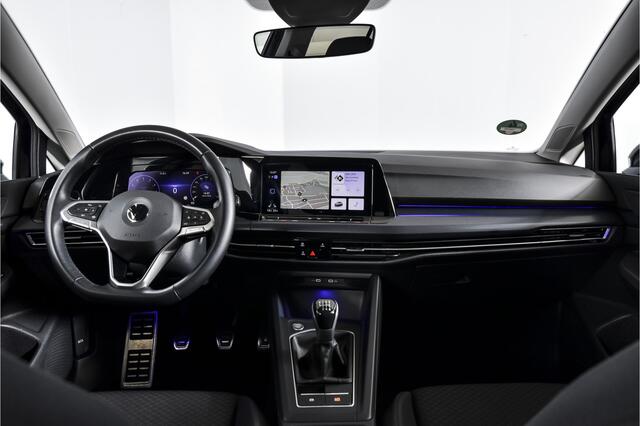 Volkswagen GOLF 1.0 TSI 110 PK United | Dig. Cockpit | Adapt. Connect | Stoel-+Stuurverw. | PDC | Camera | NAV + App. Connect | ECC | Trekhaak | LM 17" |