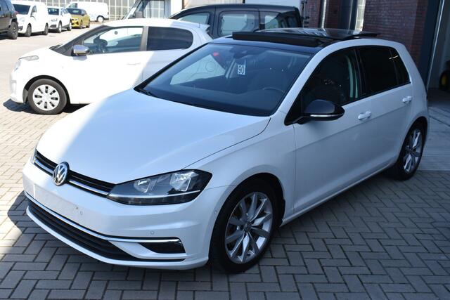 Volkswagen GOLF 1.6 TDI Highline IQ DRIVE PANO