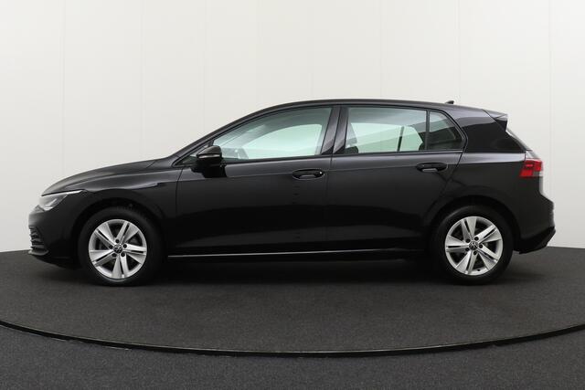 Volkswagen GOLF 1.0 111 PK Aut. eTSI Navi Carplay Sfeerverlichting Park. Sens