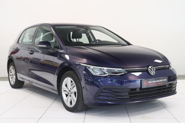 Volkswagen GOLF 1.0 TSI Life | Camera | Adaptieve cruise control | Navigatie | LED | Climatronic |