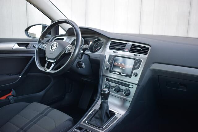 Volkswagen GOLF Variant 1.0 TSi Connected Series ECC | Carplay | Trekhaak | Sportstoelen | DAB | Full Map Navi