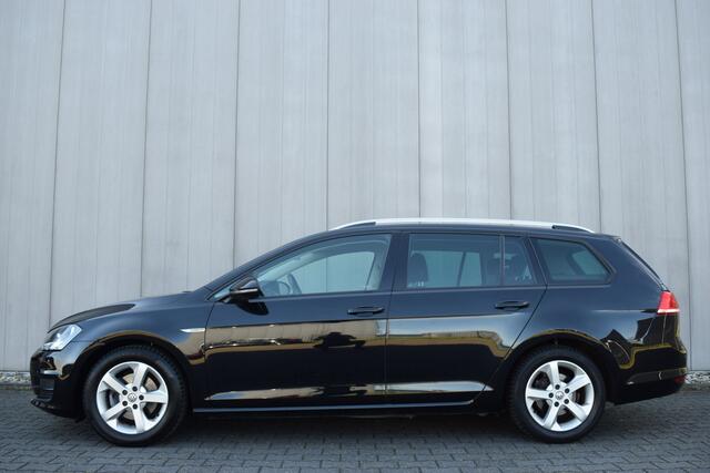 Volkswagen GOLF Variant 1.0 TSi Connected Series ECC | Carplay | Trekhaak | Sportstoelen | DAB | Full Map Navi