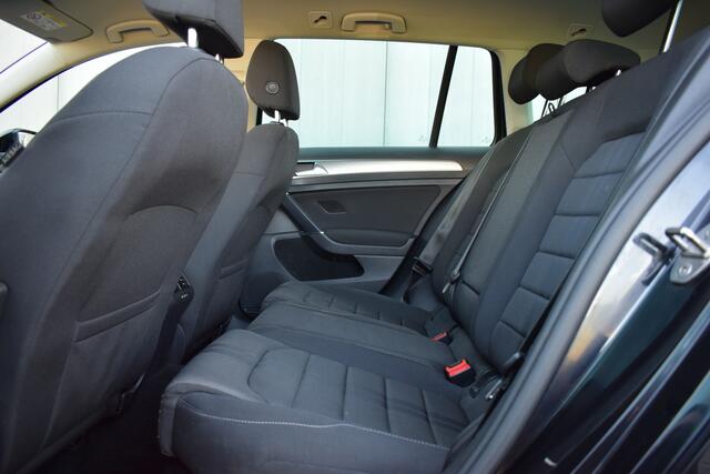 Volkswagen GOLF Variant 1.0 TSi Connected Series ECC | Carplay | Trekhaak | Sportstoelen | DAB | Full Map Navi