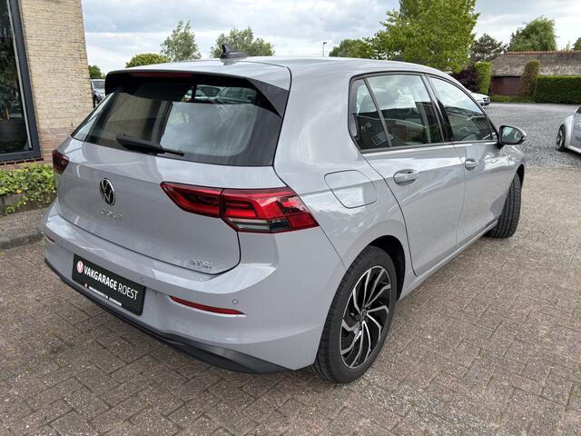 Volkswagen GOLF 5DRS 1.5 E-TSI Life Automaat Full LED / Digi-Dash / Navigatie