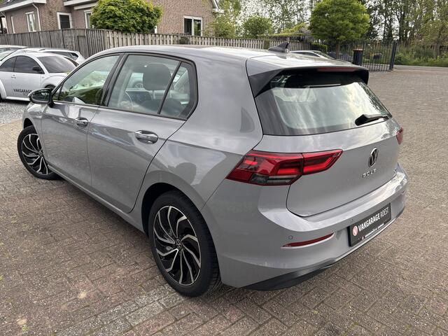 Volkswagen GOLF 5DRS 1.5 E-TSI Life Automaat Full LED / Digi-Dash / Navigatie