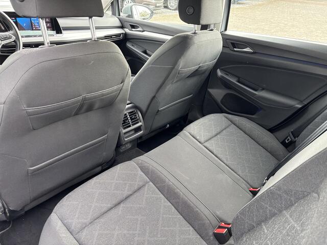 Volkswagen GOLF 5DRS 1.5 E-TSI Life Automaat Full LED / Digi-Dash / Navigatie