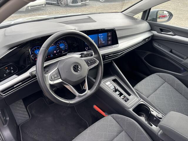 Volkswagen GOLF 5DRS 1.5 E-TSI Life Automaat Full LED / Digi-Dash / Navigatie