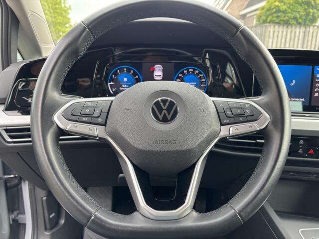 Volkswagen GOLF 5DRS 1.5 E-TSI Life Automaat Full LED / Digi-Dash / Navigatie