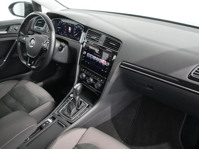 Volkswagen GOLF 1.5 TSI Highline Business R | Pano | Virtual | Carplay | Camera | Massage |