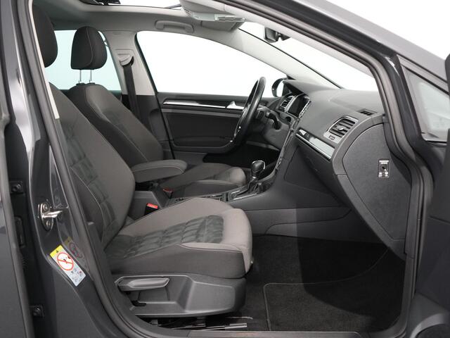 Volkswagen GOLF 1.5 TSI Highline Business R | Pano | Virtual | Carplay | Camera | Massage |