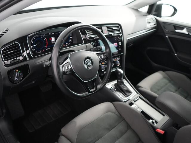 Volkswagen GOLF 1.5 TSI Highline Business R | Pano | Virtual | Carplay | Camera | Massage |