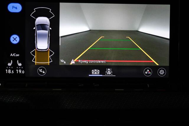 Volkswagen GOLF 1.5 eTSI R-Line | WINTER PACK | IQ LIGHT | CAMERA