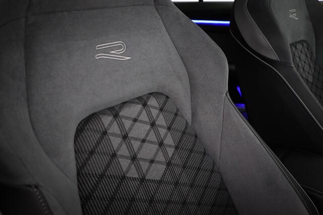 Volkswagen GOLF 1.5 eTSI R-Line | WINTER PACK | IQ LIGHT | CAMERA