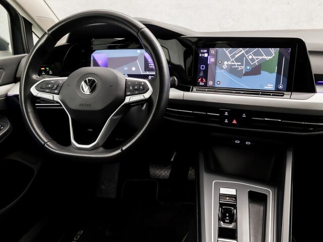 Volkswagen GOLF 2.0 TDI Sport 150Pk Automaat (APPLE CARPLAY, GROOT NAVI, SFEERVERLICHTING, STUUR/STOELVERWARMING, GETINT GLAS, SPORTSTOELEN, KEYLESS, LED KOPLAMPEN, NIEUWE APK, NIEUWSTAAT)