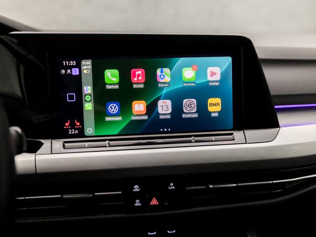 Volkswagen GOLF 2.0 TDI Sport 150Pk Automaat (APPLE CARPLAY, GROOT NAVI, SFEERVERLICHTING, STUUR/STOELVERWARMING, GETINT GLAS, SPORTSTOELEN, KEYLESS, LED KOPLAMPEN, NIEUWE APK, NIEUWSTAAT)