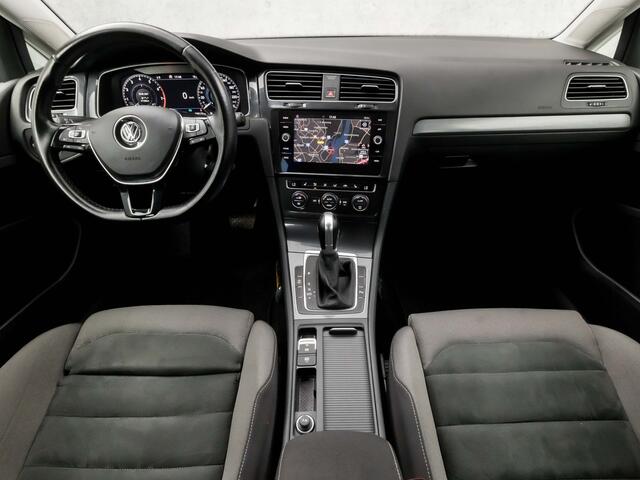 Volkswagen GOLF Variant 1.0 TSI Sportline Automaat (DIGITAL COCKPIT, GROOT NAVI, APPLE CARPLAY, VIRTUAL COCKPIT, MASSAGE, STOELVERWARMING, ALCANTARA SPORTSTOELEN, ADAPTIVE CRUISE, TREKHAAK, NIEUWSTAAT)