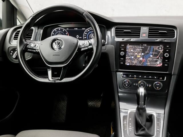 Volkswagen GOLF Variant 1.0 TSI Sportline Automaat (DIGITAL COCKPIT, GROOT NAVI, APPLE CARPLAY, VIRTUAL COCKPIT, MASSAGE, STOELVERWARMING, ALCANTARA SPORTSTOELEN, ADAPTIVE CRUISE, TREKHAAK, NIEUWSTAAT)