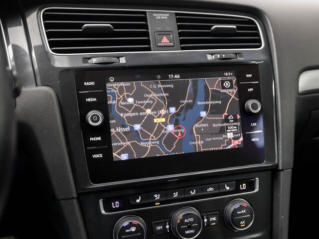 Volkswagen GOLF Variant 1.0 TSI Sportline Automaat (DIGITAL COCKPIT, GROOT NAVI, APPLE CARPLAY, VIRTUAL COCKPIT, MASSAGE, STOELVERWARMING, ALCANTARA SPORTSTOELEN, ADAPTIVE CRUISE, TREKHAAK, NIEUWSTAAT)