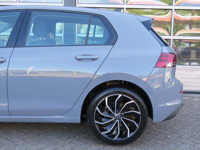 Volkswagen GOLF 1.5 TSI LIFE / 17 Inch / Stoel + stuurverw. / BOVAG garantie